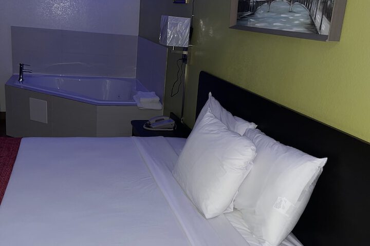 Room 27 of 29