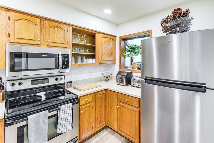 Pinehurst Home: Fire Pit BBQ + Golf Course View!