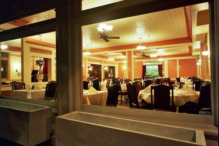 Dining 44 of 82