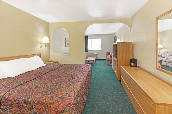 Room 13 of 19