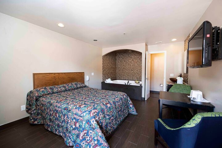 Room 4 of 15