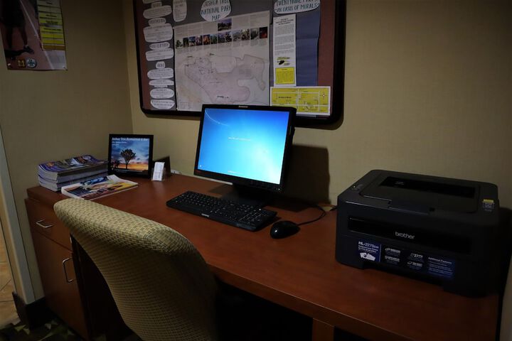 Business Center 32 of 33