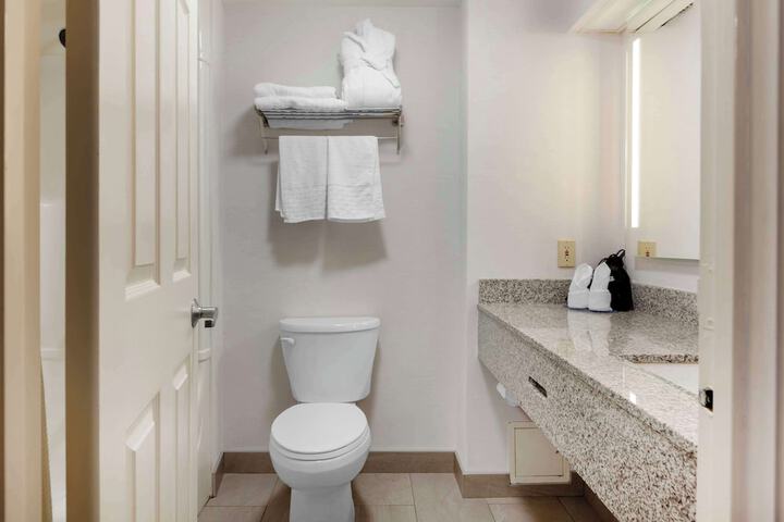 Room 5 of 36