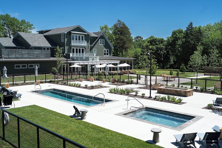 Stonebreaker Hotel