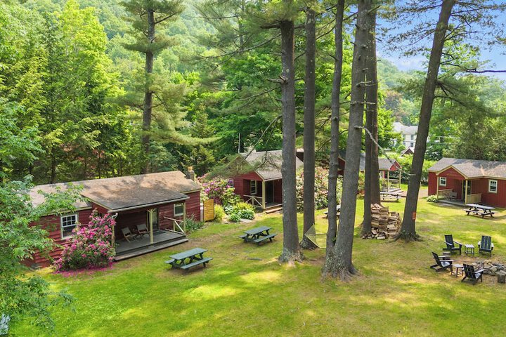 Phoenicia Lodge