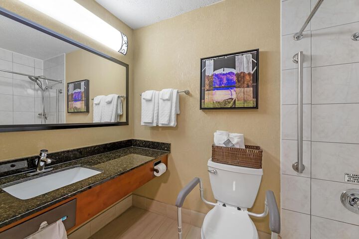 Best Western Plus Wooster Hotel & Conference Center