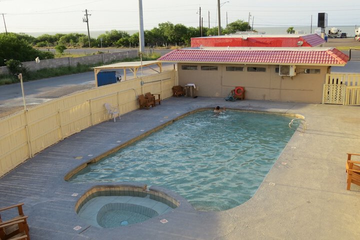 Pool 11 of 53