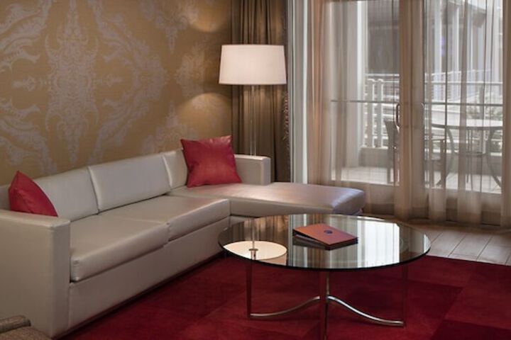 Room 7 of 20