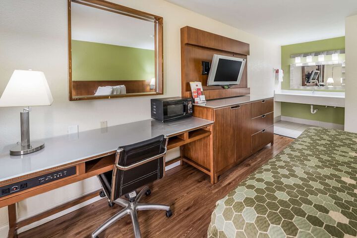 Room 14 of 35