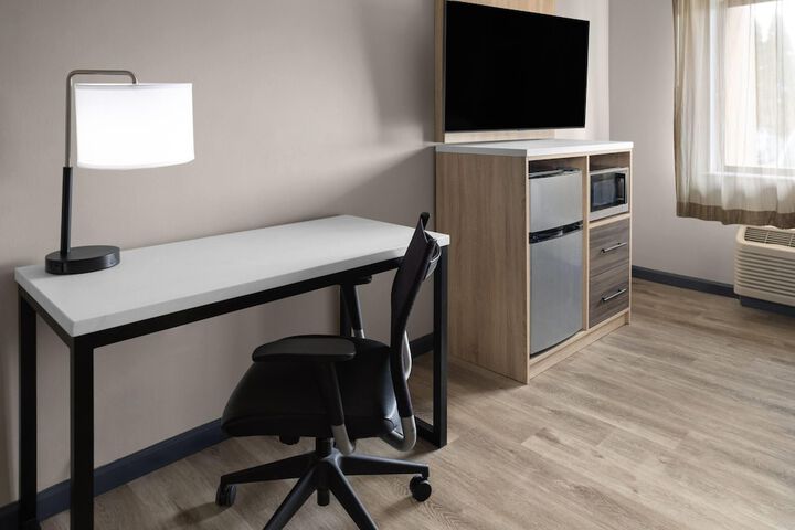 La Quinta Inn & Suites by Wyndham Mansfield OH