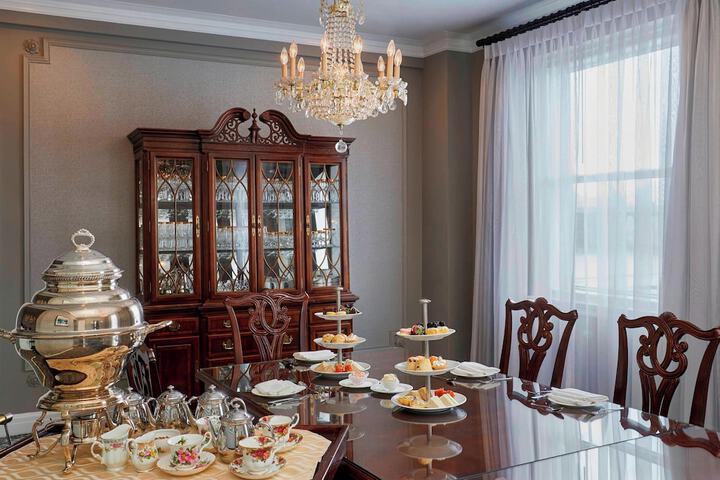The Hotel Saskatchewan Autograph Collection