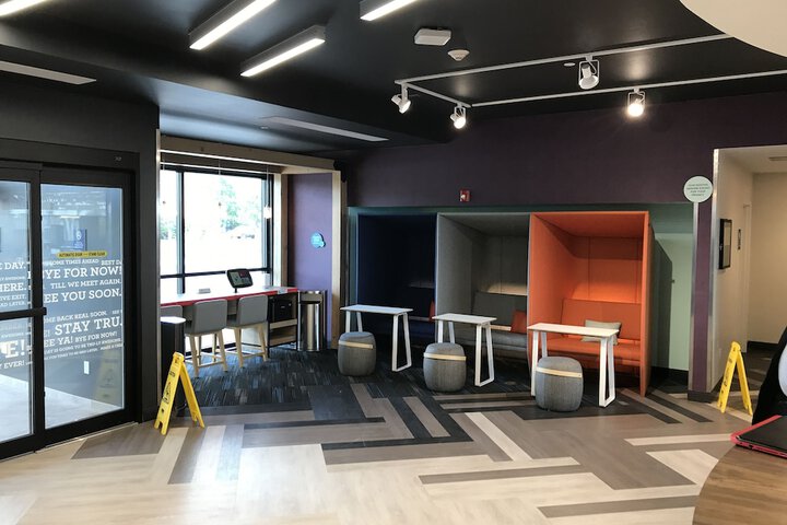Business Center 34 of 34