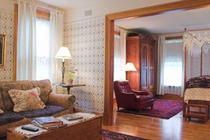 Room 74 of 100