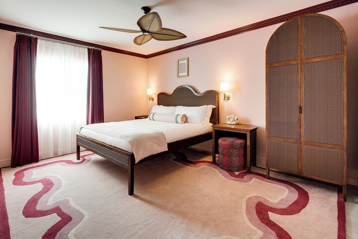 Room 46 of 116