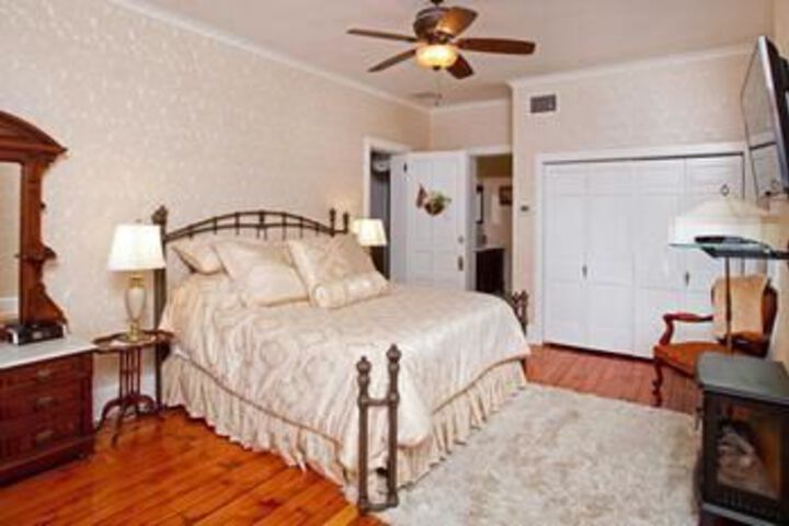 Abigail House Bed & Breakfast