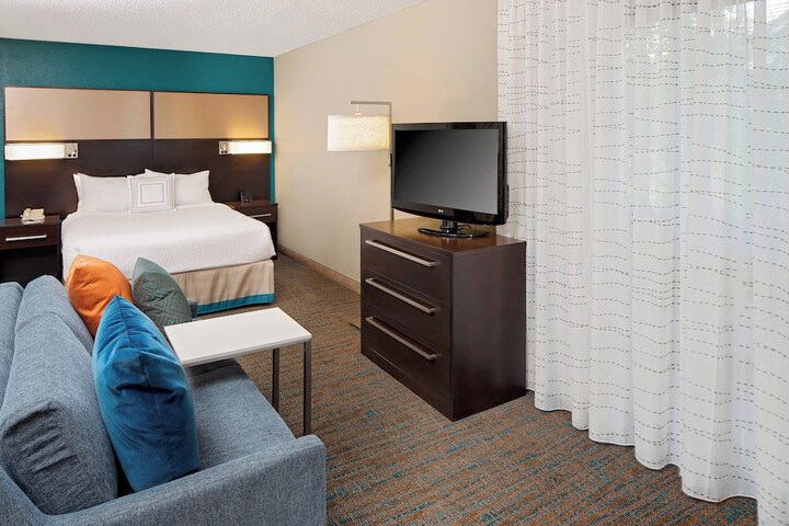 Room 10 of 21