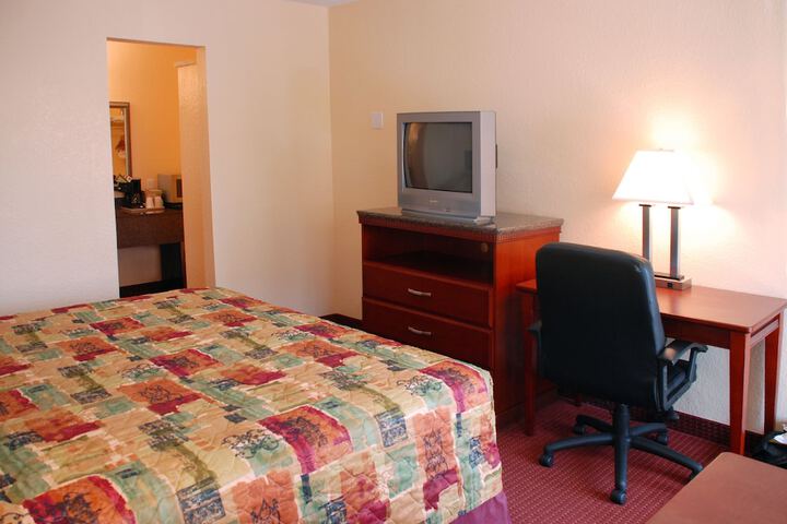 Room 9 of 17
