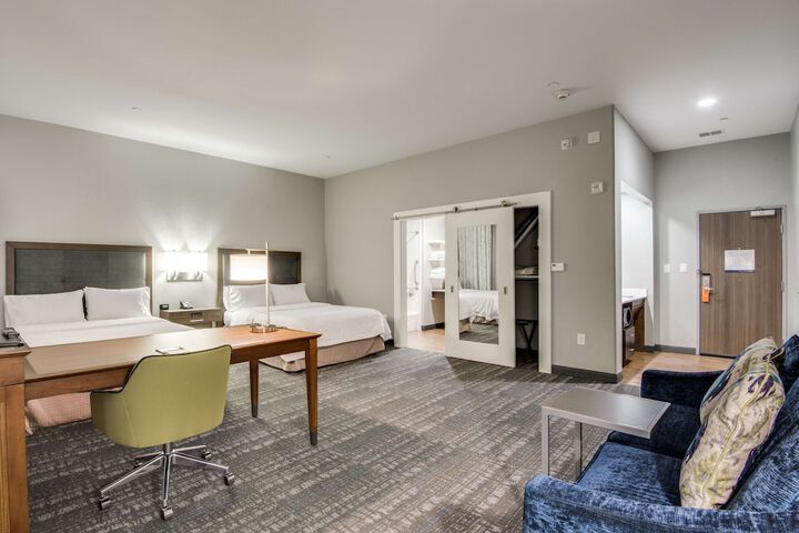 Hampton Inn & Suites Dallas / Ft. Worth Airport South