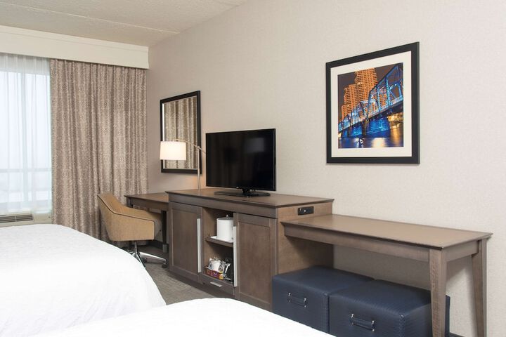Hampton Inn & Suites Grand Rapids Downtown