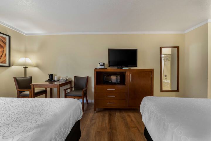 Room 22 of 38