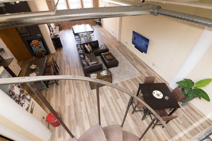 Penthouse Loft in The Heart of Downtown