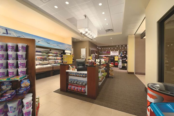Gift Shop 99 of 101