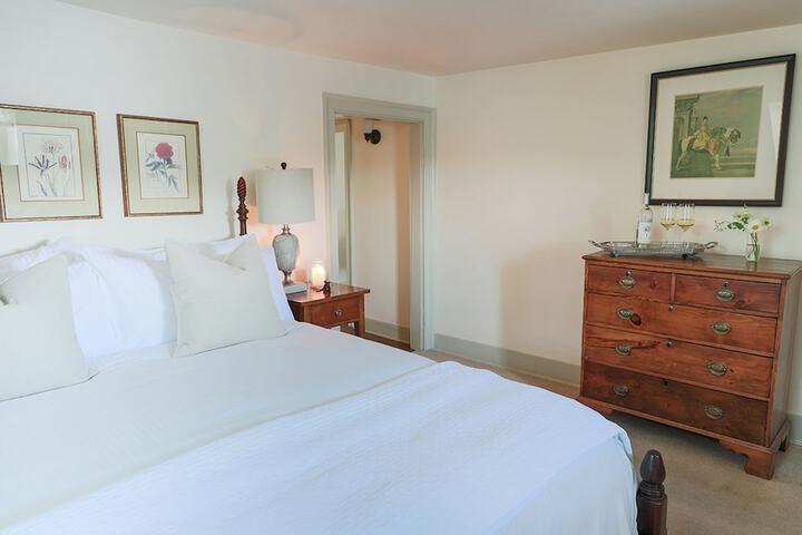 Room 146 of 176