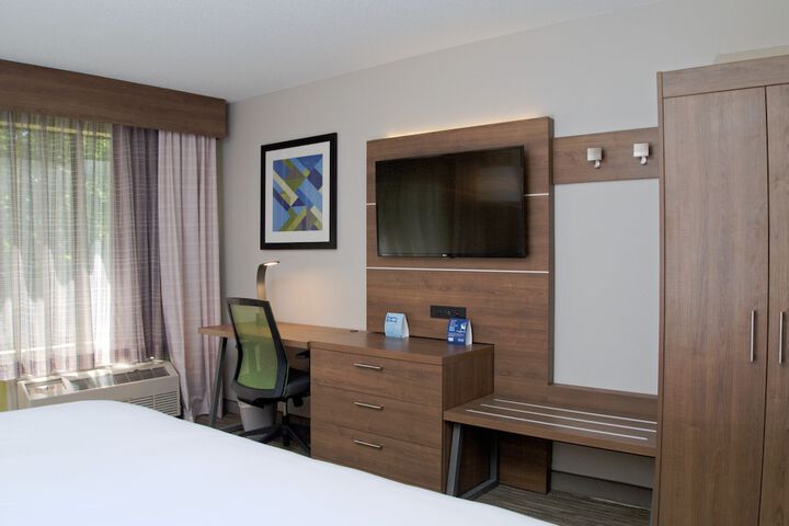 Holiday Inn Express South Burlington by IHG