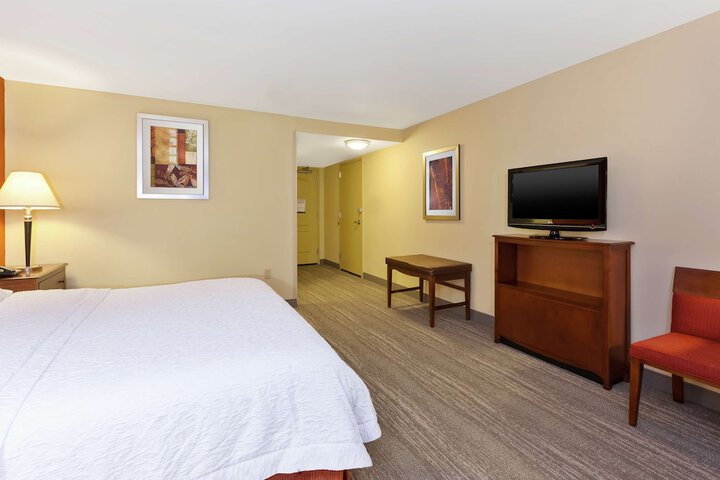 Room 9 of 36