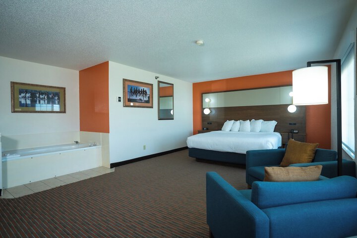 Room 13 of 28