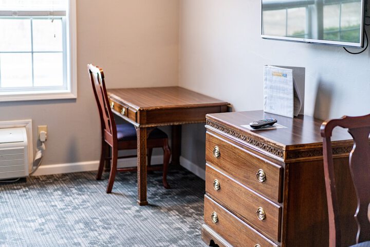 Room 25 of 102