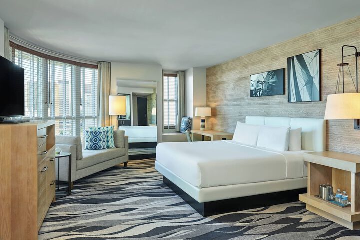 Room 21 of 82
