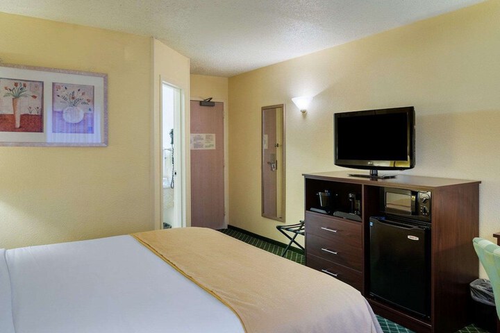 Room 16 of 18