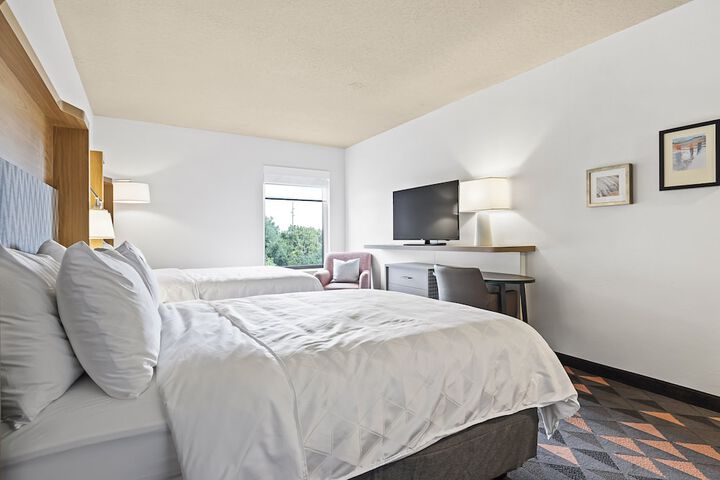 Room 40 of 65