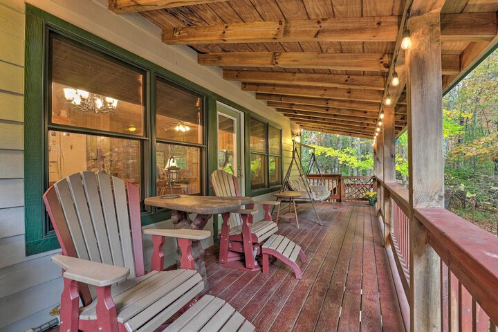 Fletcher Cabin: Wraparound Deck & Pond Access