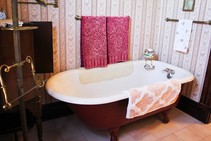 Room 10 of 24