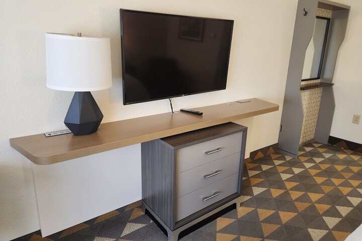 Room 13 of 25