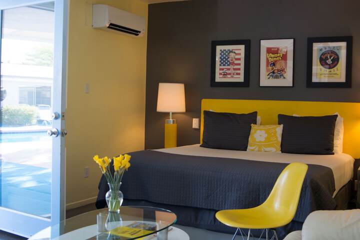 Room 10 of 42