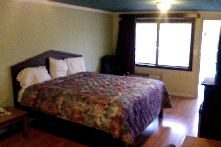 Room 7 of 10