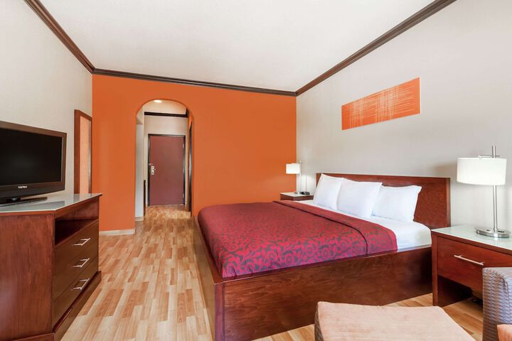 Room 10 of 13