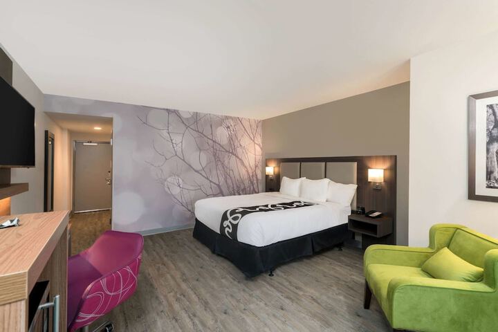 Room 30 of 51