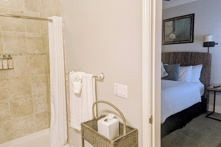 Room 48 of 102
