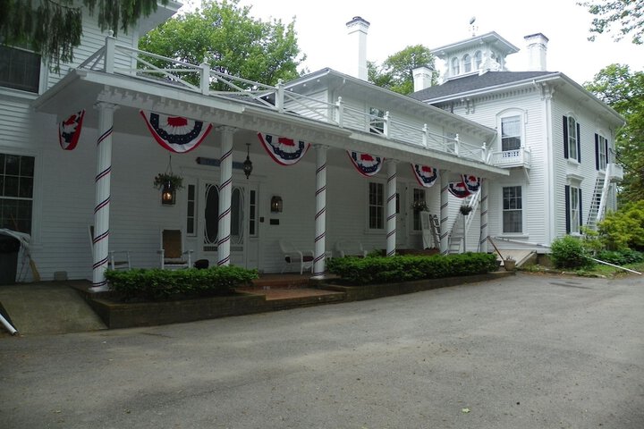 Homeport Inn and Tavern