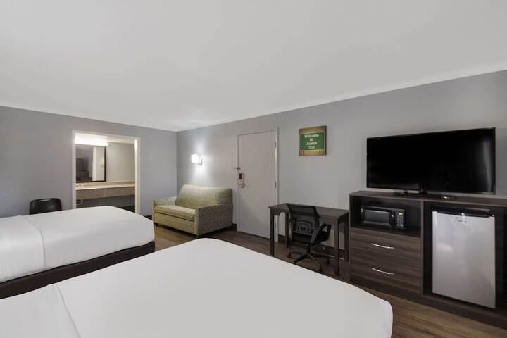 Room 15 of 36