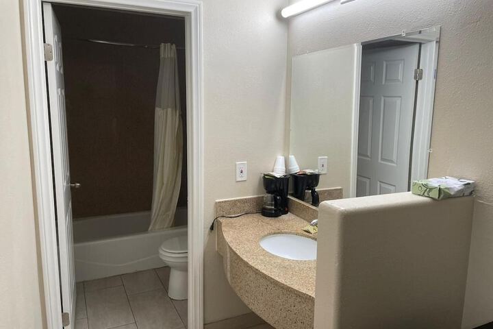 Room 38 of 59