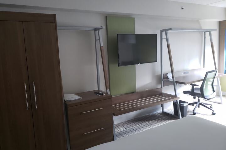 Room 28 of 56