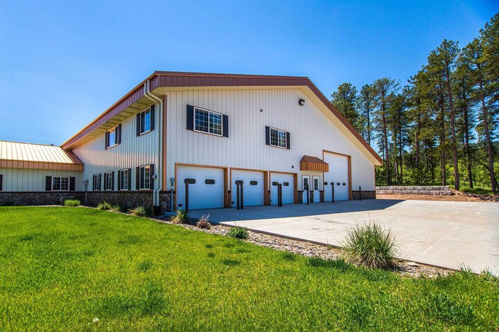 Centrally-located Deadwood Apt w / Mountain Views!