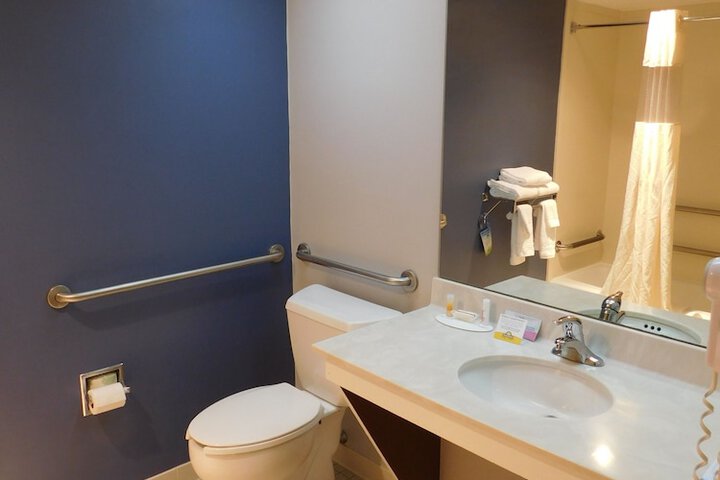 Room 9 of 25