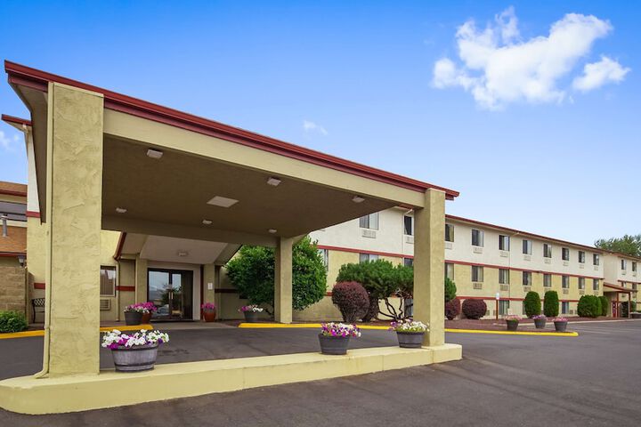 Hotel 3 of 35