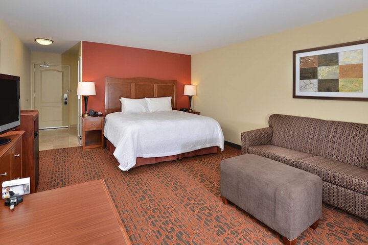 Room 17 of 38